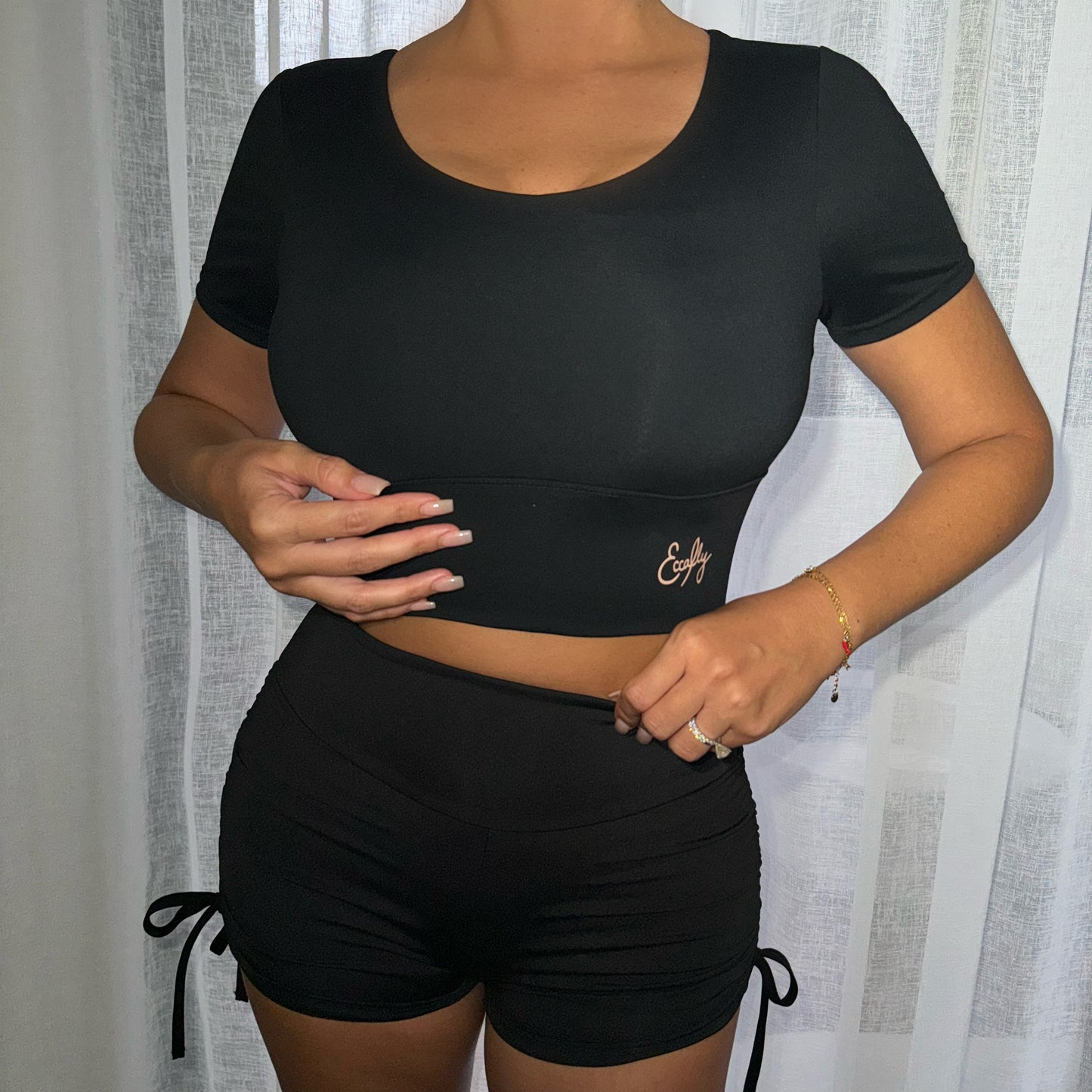 Britney Short Sleeve Crop Top in Black